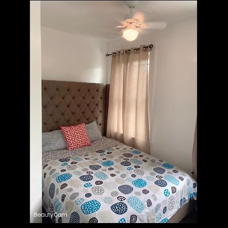 Brand New Bedroom With Tv Next Jhu Baltimore Buitenkant foto