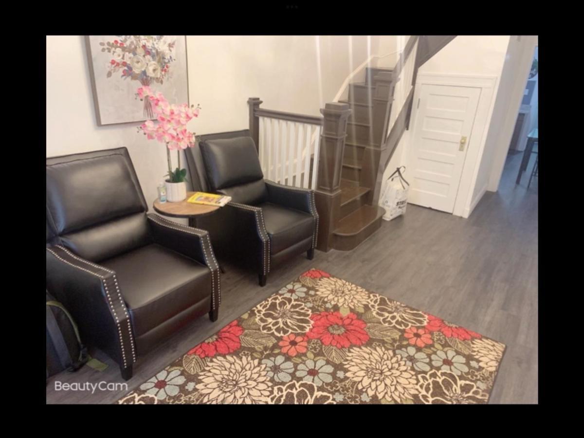 Brand New Bedroom With Tv Next Jhu Baltimore Buitenkant foto