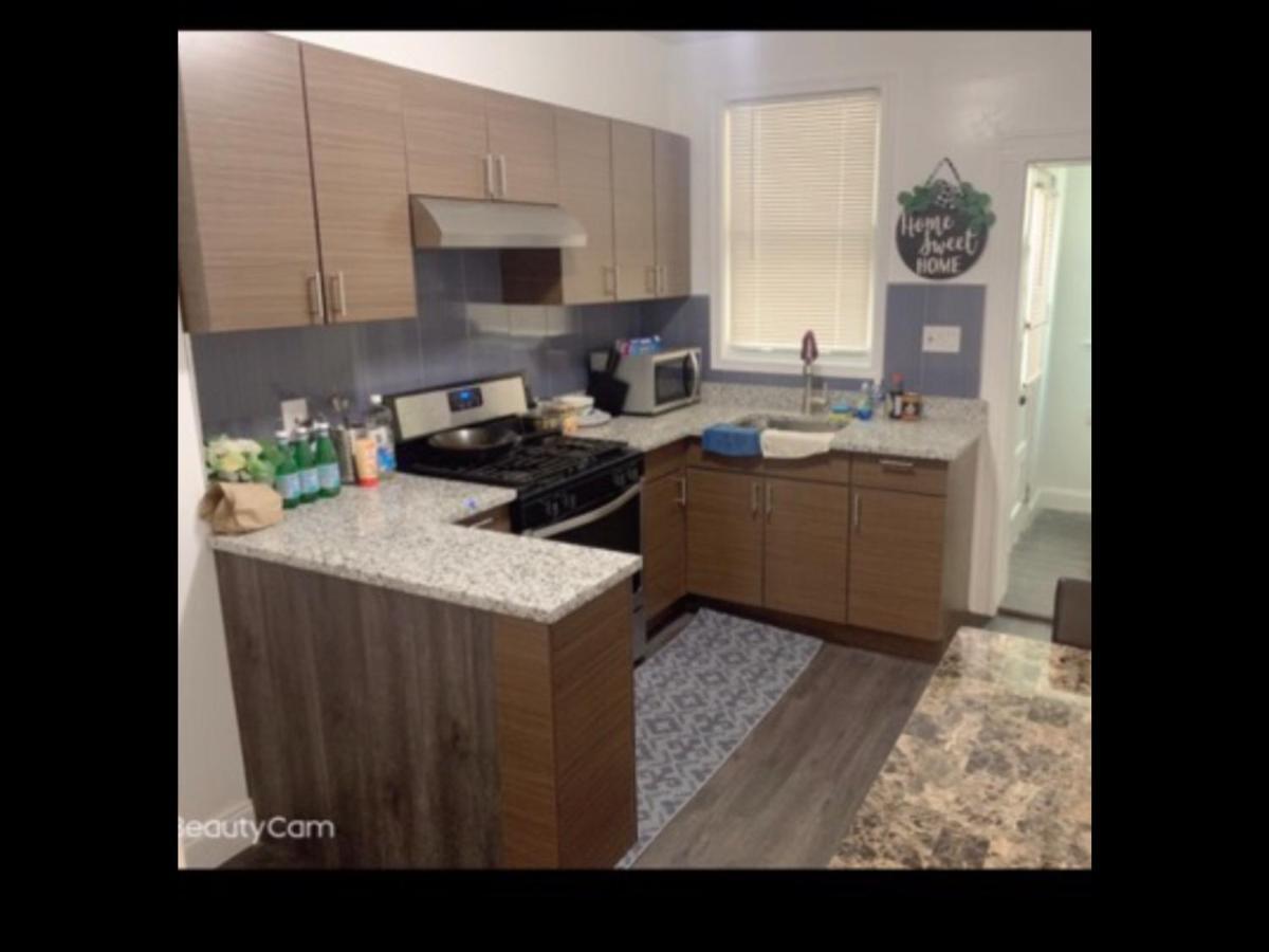 Brand New Bedroom With Tv Next Jhu Baltimore Buitenkant foto