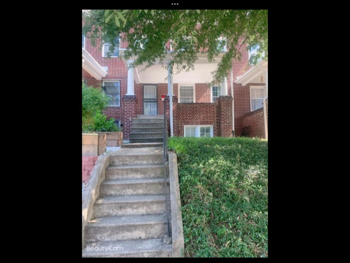 Brand New Bedroom With Tv Next Jhu Baltimore Buitenkant foto