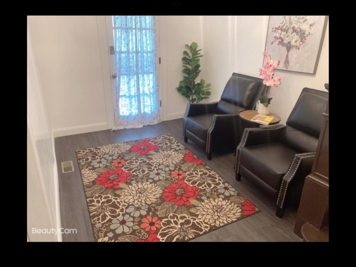 Brand New Bedroom With Tv Next Jhu Baltimore Buitenkant foto