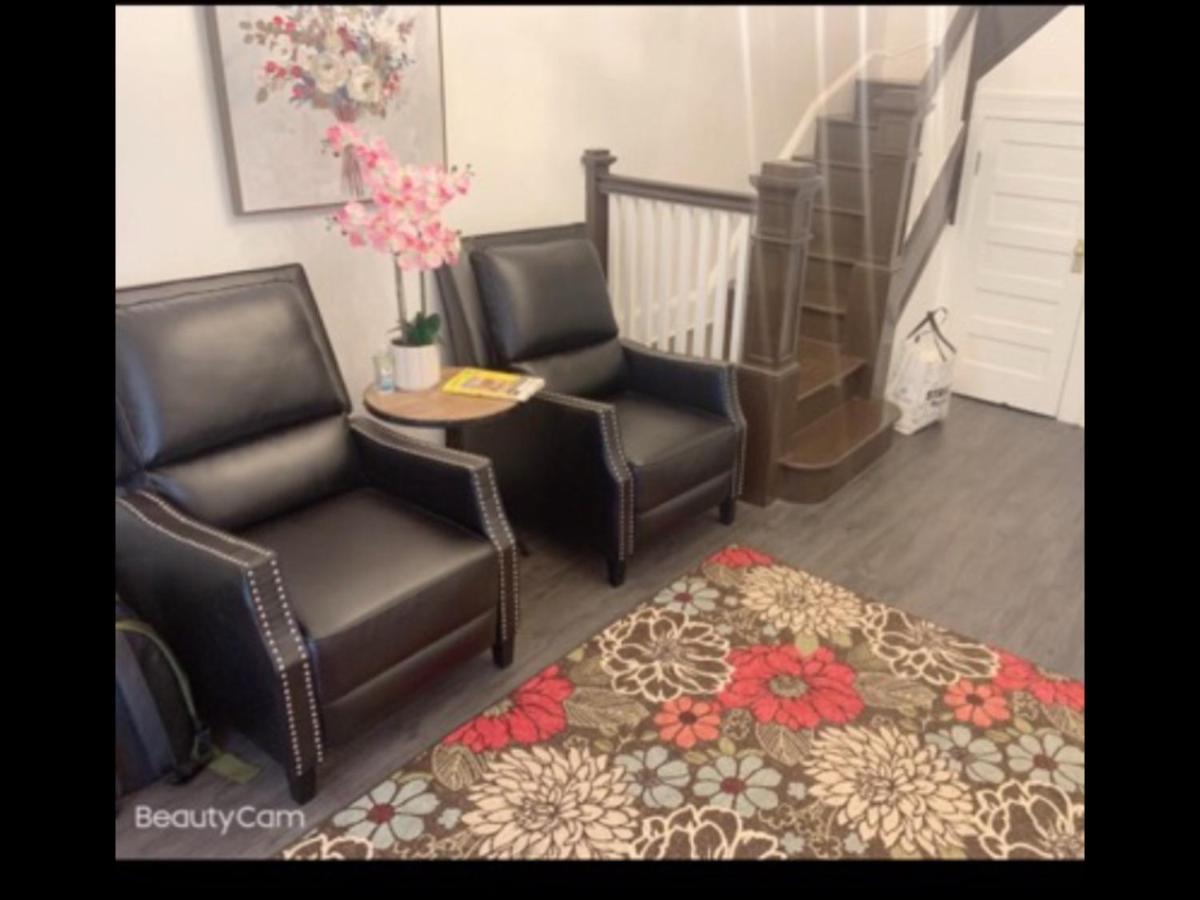 Brand New Bedroom With Tv Next Jhu Baltimore Buitenkant foto